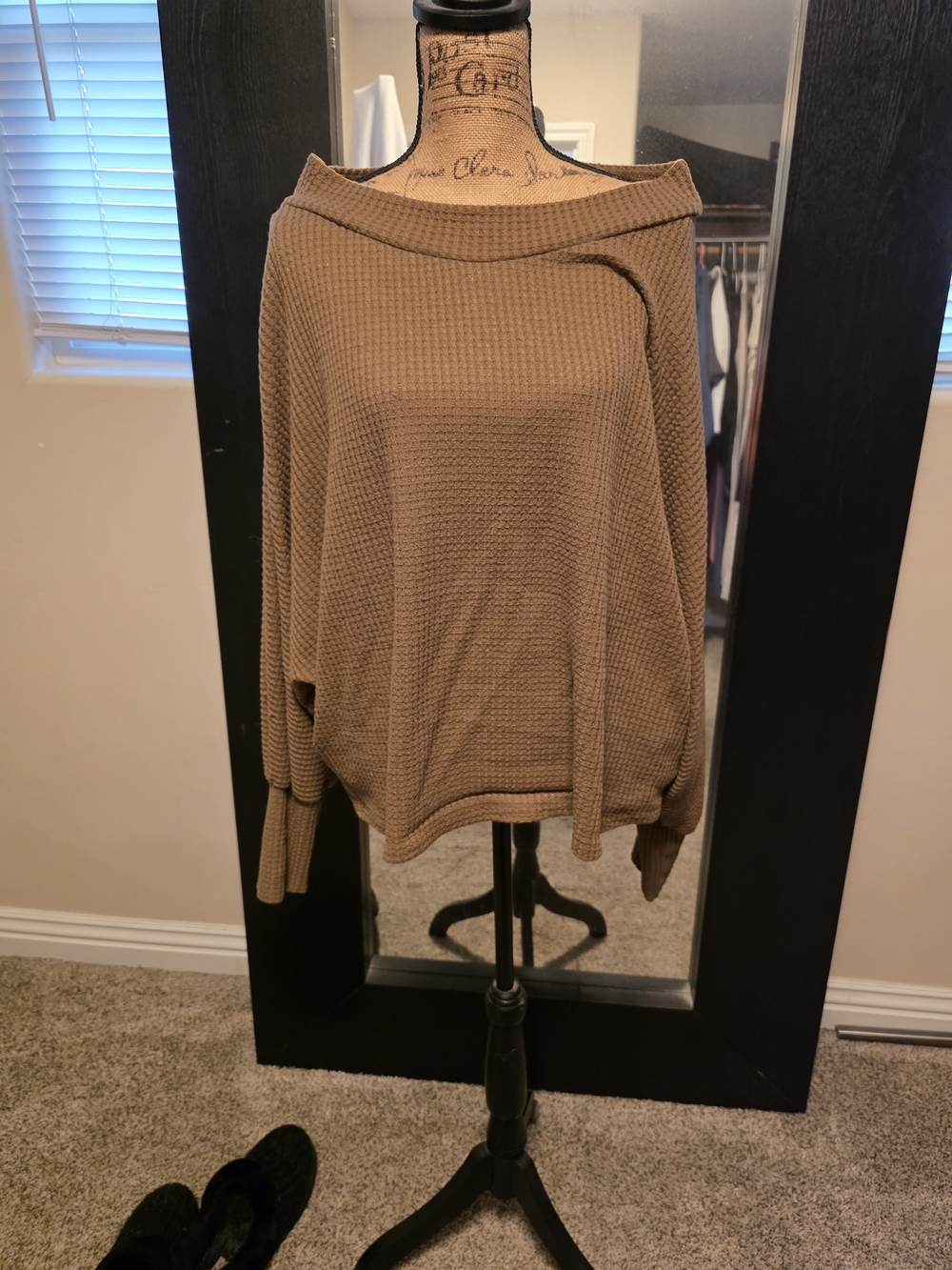 Women’s Off-Shoulder Waffle Knit Sweater - Camel